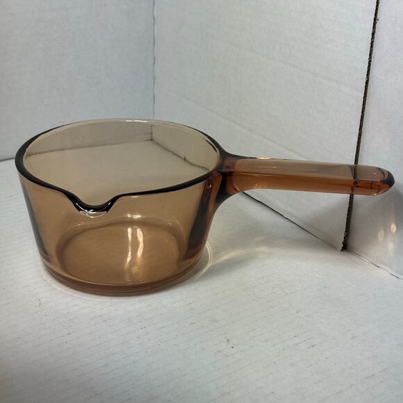 Vintage Corning Vision Ware Amber 0.7 Liter Sauce Pan Pot Spout Cookware France - Picture 1 of 9
